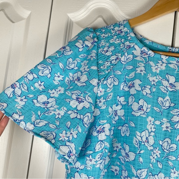 Draper James Blouse Top Women’s M Blue Floral Seersucker Smocked Relaxed Lined - Picture 5 of 15